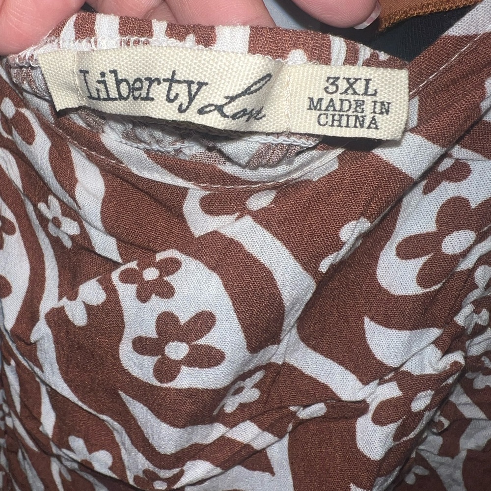 CUTE TOP❤️ - Picture 2 of 2